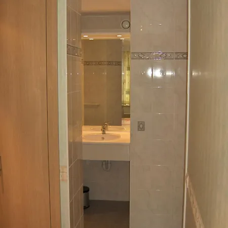 Apartment - Frontaal Zeezicht Vlakbij Casino Inclusief Garage En Strandcabine Middelkerke